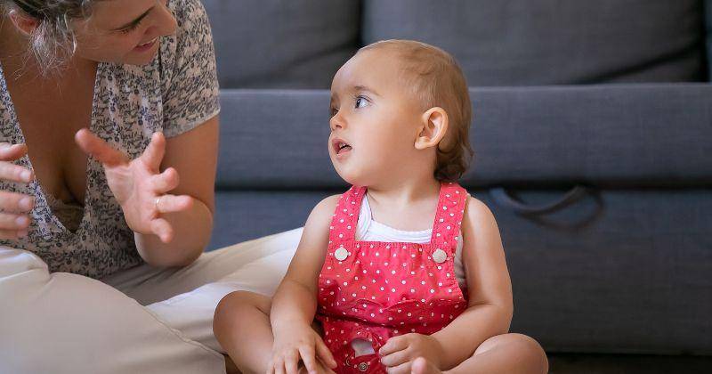 Bayi 6 Bulan Belum Bisa Ngoceh, Apakah Ciri Terlambat Bicara?