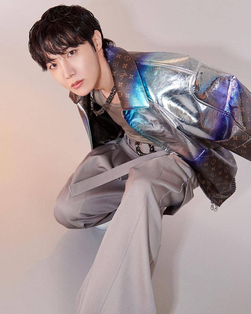 Louis Korean Rapper Adu Gaya Artis Korea saat Jadi Brand Ambassador Louis Vuitton | Popmama.com