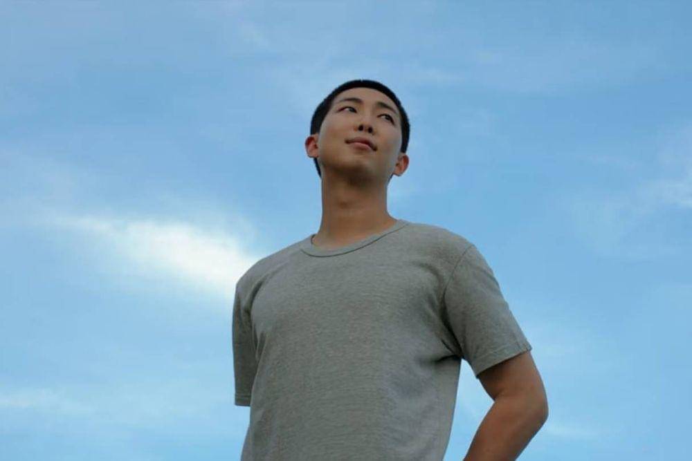 Film dokumenter RM BTS akan tayang di JAFF 2024 (dok. HYBE/RM: Right People, Wrong Place)