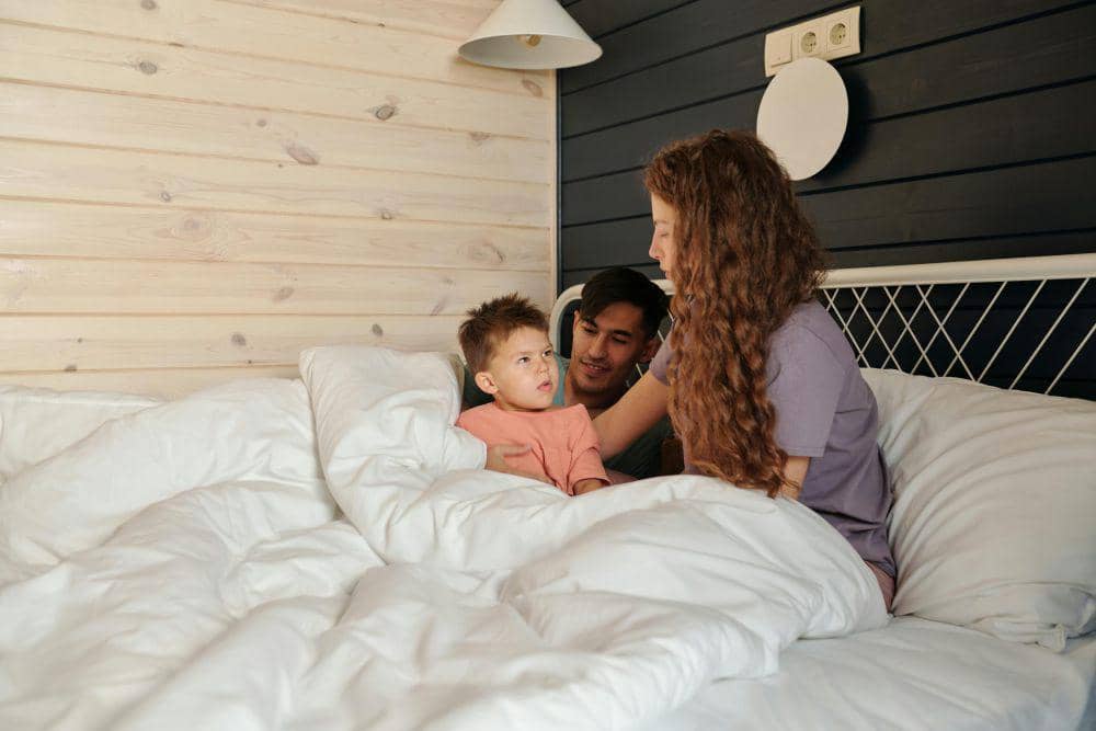 Ilustrasi mengajak anak bicara