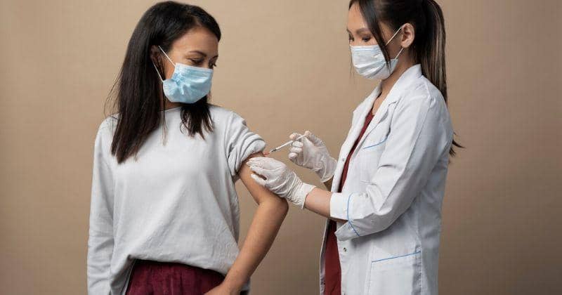 Apakah Ibu Menyusui Boleh Melakukan Vaksin HPV? Simak Faktanya!