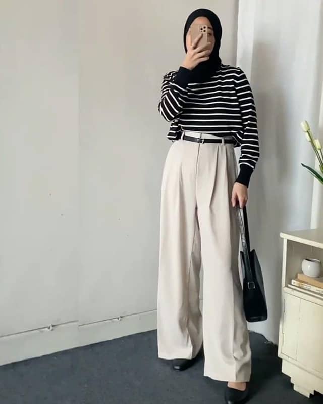 5 Padu Padan Atasan yang Cocok dengn Celana Warna Ivory, Bisa Dic ...
