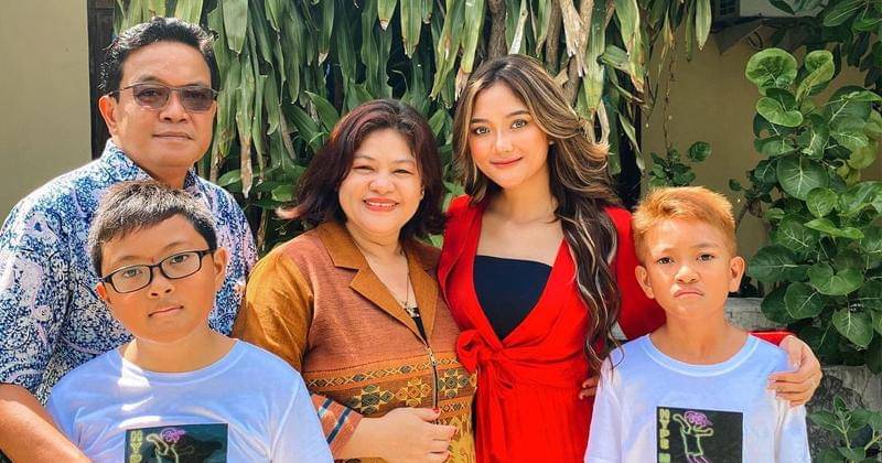 Instagram.com/lalamarionmj