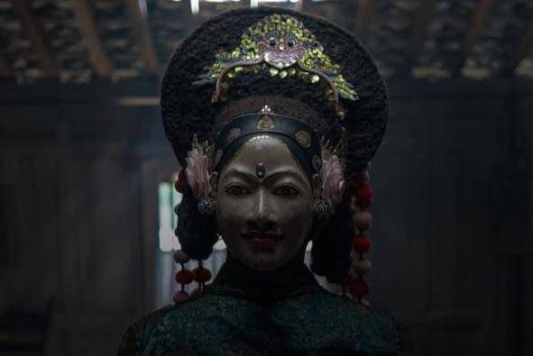 Poster Perempuan Pembawa Sial