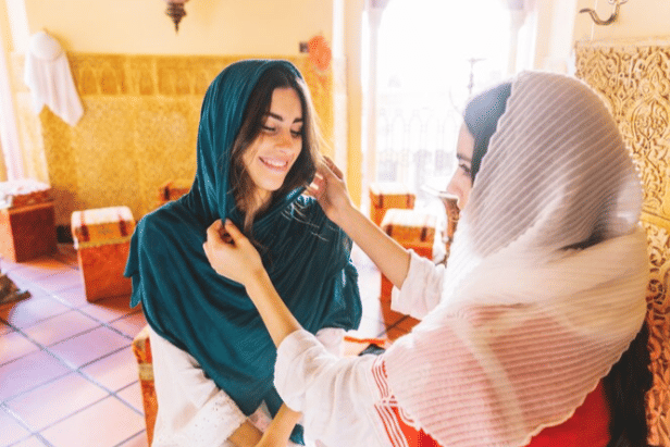 copyright: freepik/two-muslim-women-restaurant_2056315.htm