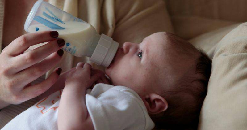 Penyebab Bayi Diare dan Muntah setelah Minum Susu Formula