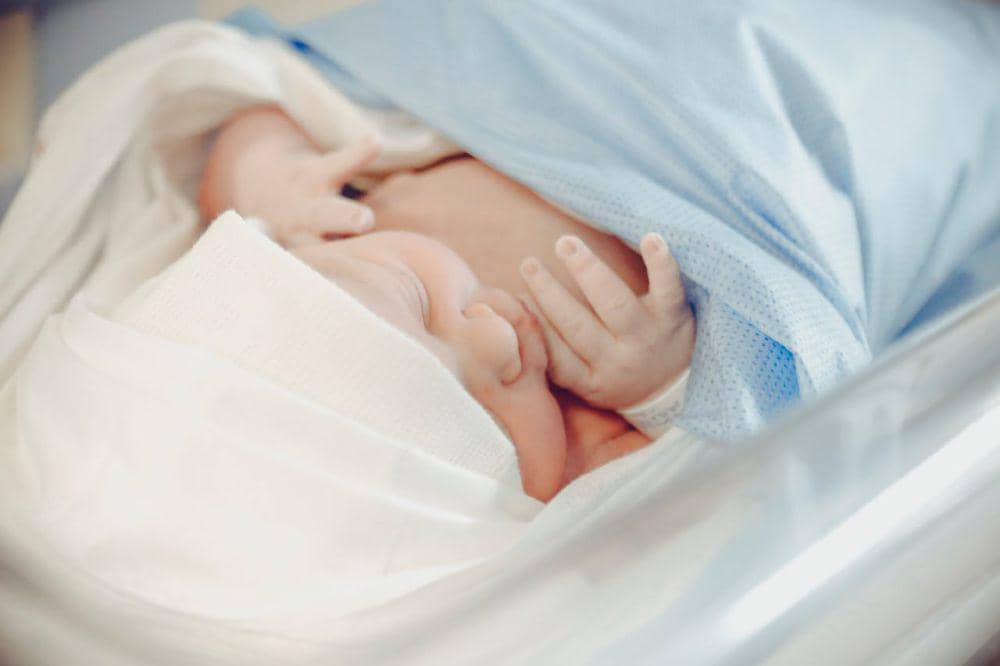 Bayi prematur membutuhkan pengalaman sentuhan yang lembut selama perawatan