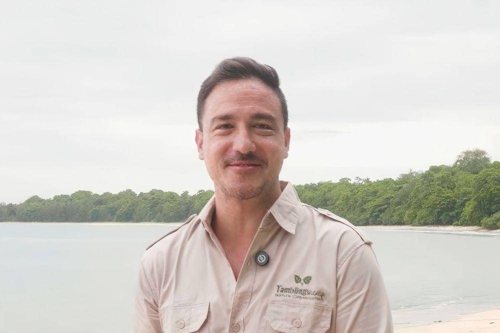 Fakta Orangtua Hamish Daud