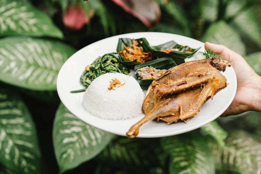 9 Tempat Wisata Kuliner Bali Terdekat dengan Cita Rasa Memikat