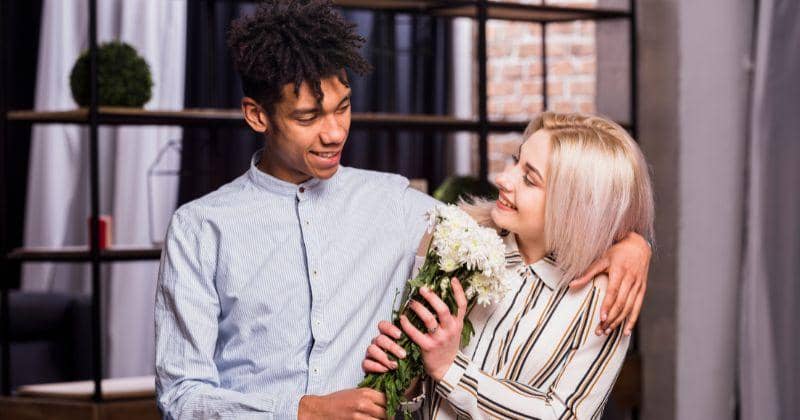 Bunga Kelahiran Mei dan Maknanya untuk Pasangan