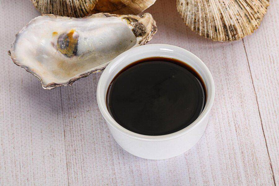 Saus tiram (freepik.com/AndreyStar)