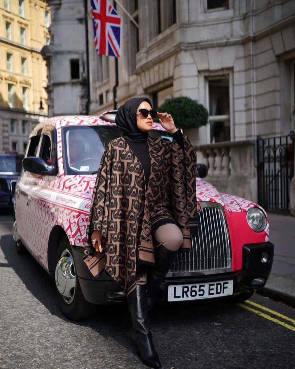 Inspirasi outfit hijab winter Linda Anggrea (instagram.com/lindaanggrea)