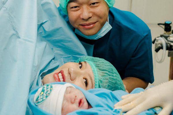 Titan Tyra melahirkan (Instagram.com/titantyra)