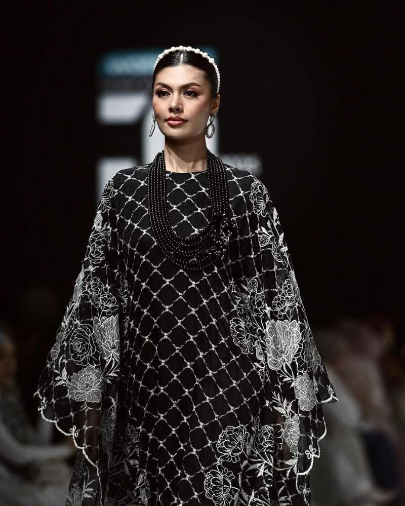 Instagram.com/khanaan.official