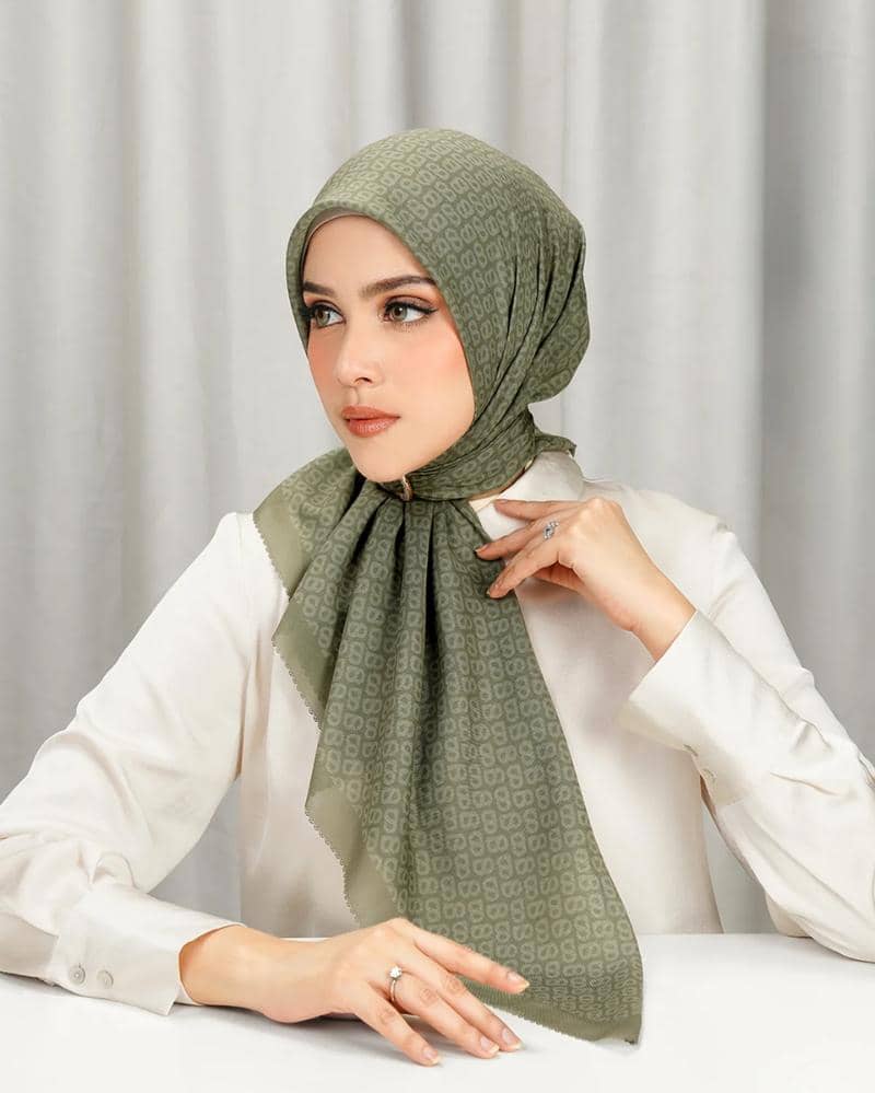 8 Rekomendasi Scarf untuk Ramadan Tahun Ini, Merek Premium Lokal ...