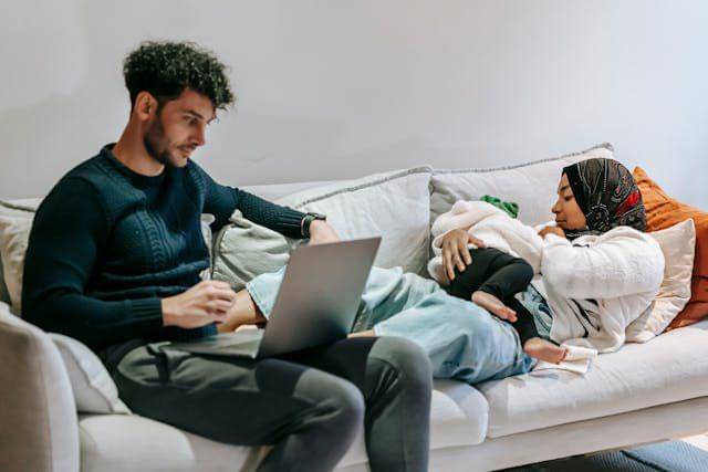 ilustrasi ibu menyusui (pexels.com/RDNE)