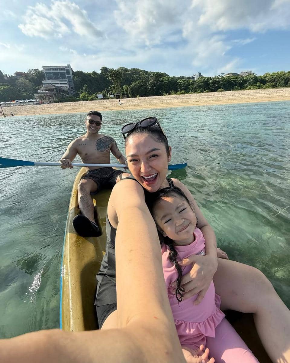 Siti Badriah dan suami (instagram.com/krisjianabah)