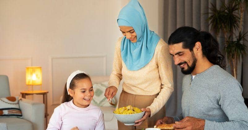 Cara Mengajarkan Sopan Santun pada Anak di Hari Raya