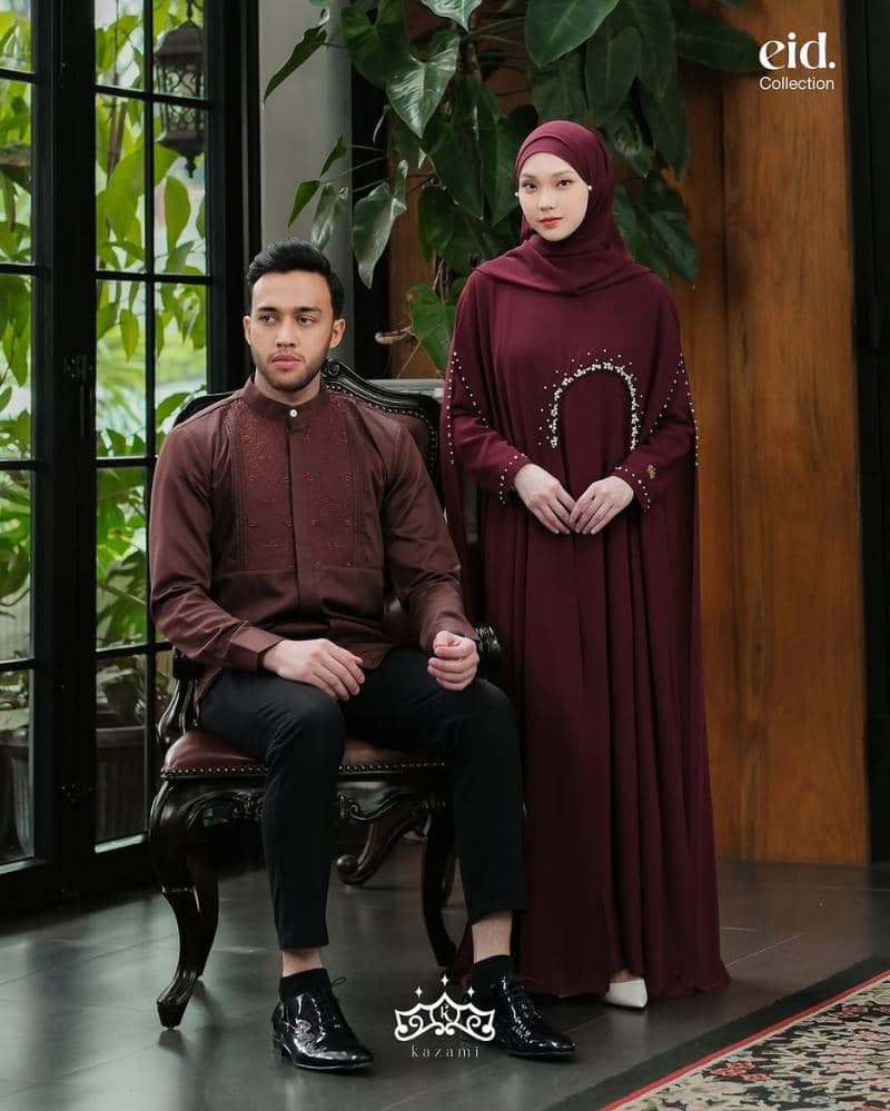 Inpirasi Baju Couple untuk Lebaran Warna Burgundy, Siap Tampil Me ...