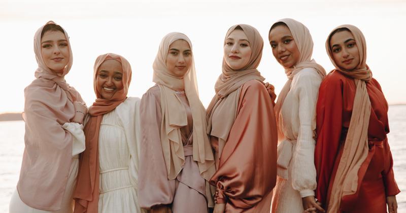 10 Rekomendasi Abaya untuk Ibu Menyusui yang Stylish