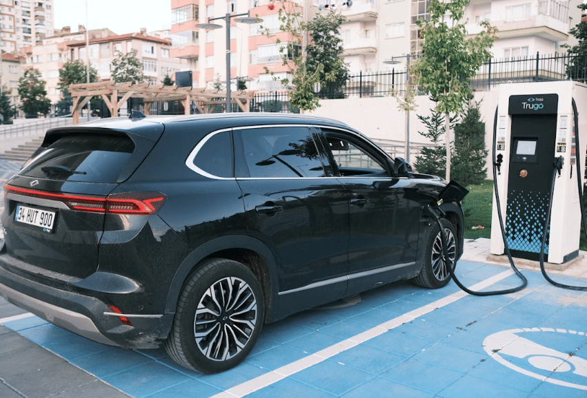 7 Perbedaan SPKLU dan SPLU, Kenali Kegunaannya!