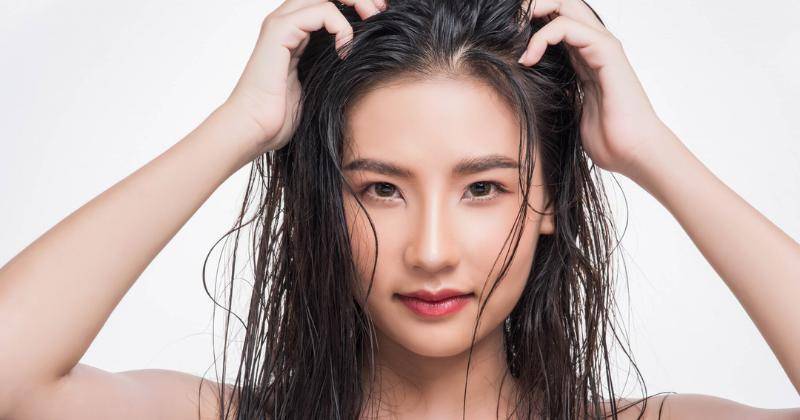 Apakah Kamu Terlalu Sering Mencuci Rambut? Berikut Saran dari Ahlinya