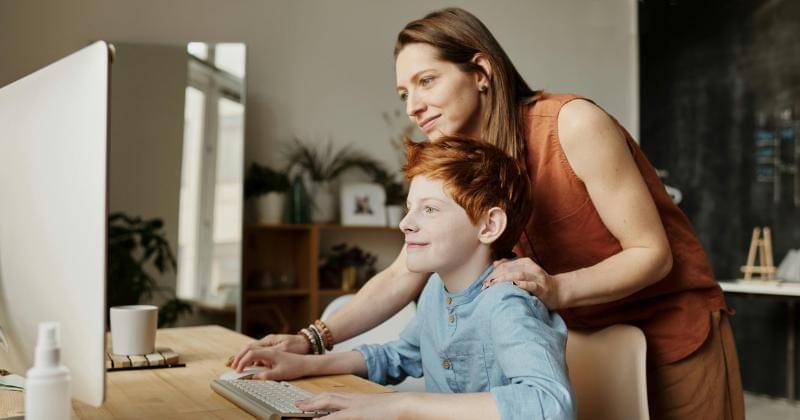 Pexels/Julia M Cameron