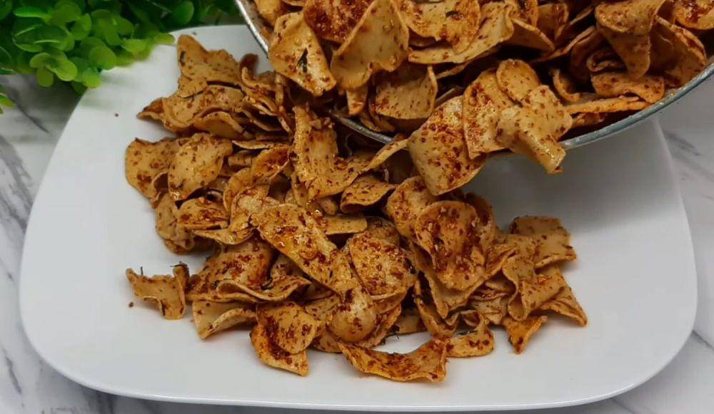 ilustrasi keripik basreng pedas daun jeruk (YouTube.com/ARA KITCHEN)