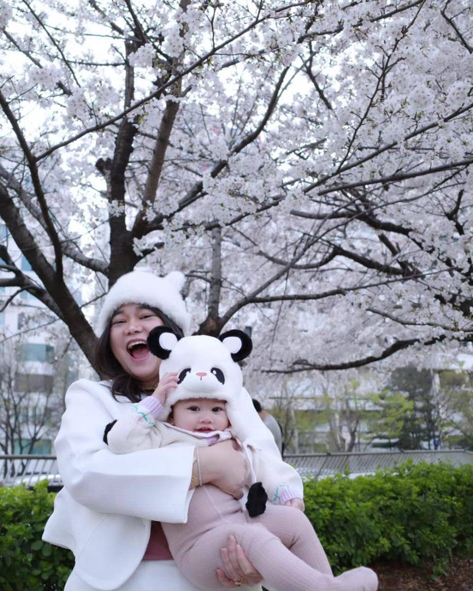 potret Olivia Allan dan sang putri (instagram.com/oliviasumargo)