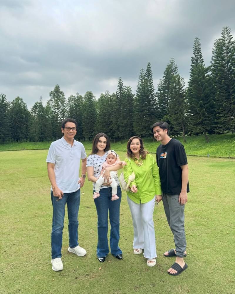 Hangatnya quality time Kimova bareng keluarga besar.png