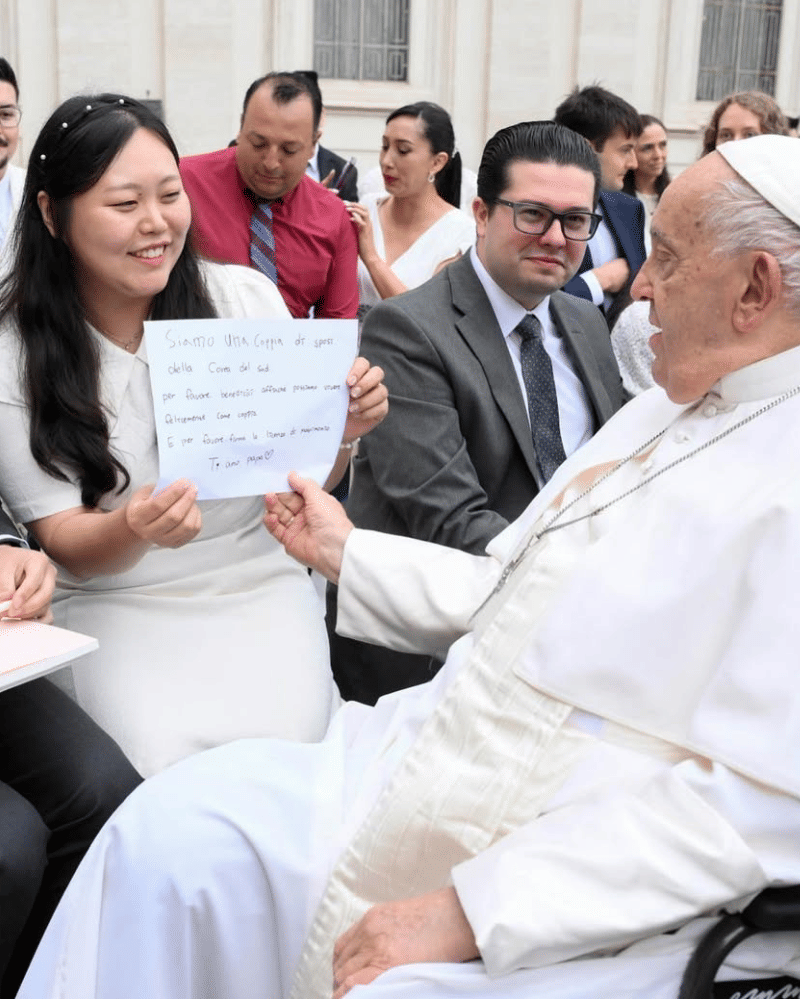 paus-fransiskus 2.png