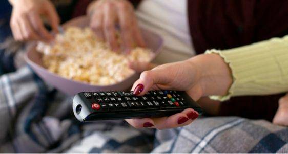 7 Dampak Buruk Menyalakan TV tapi Tidak Ditonton, Pemborosan Energi 1.jpg