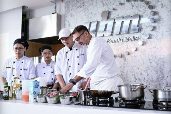 Institut Français d’Indonésie (IFI).jpg