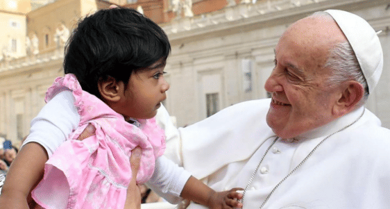 Paus Fransiskus 5.png