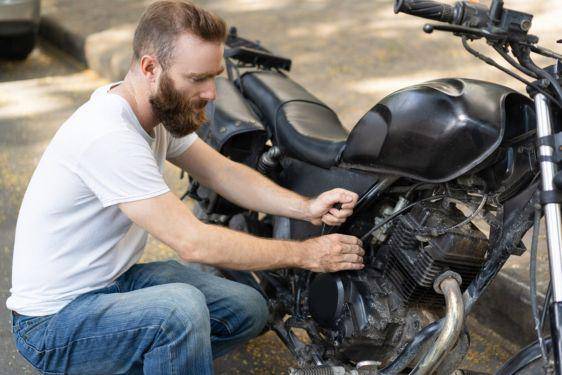 5_Tercium Bau Karet Pada Motor.jpg
