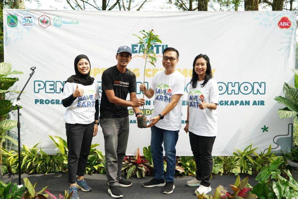 Program Penanaman 1.000 pohon di Jatim