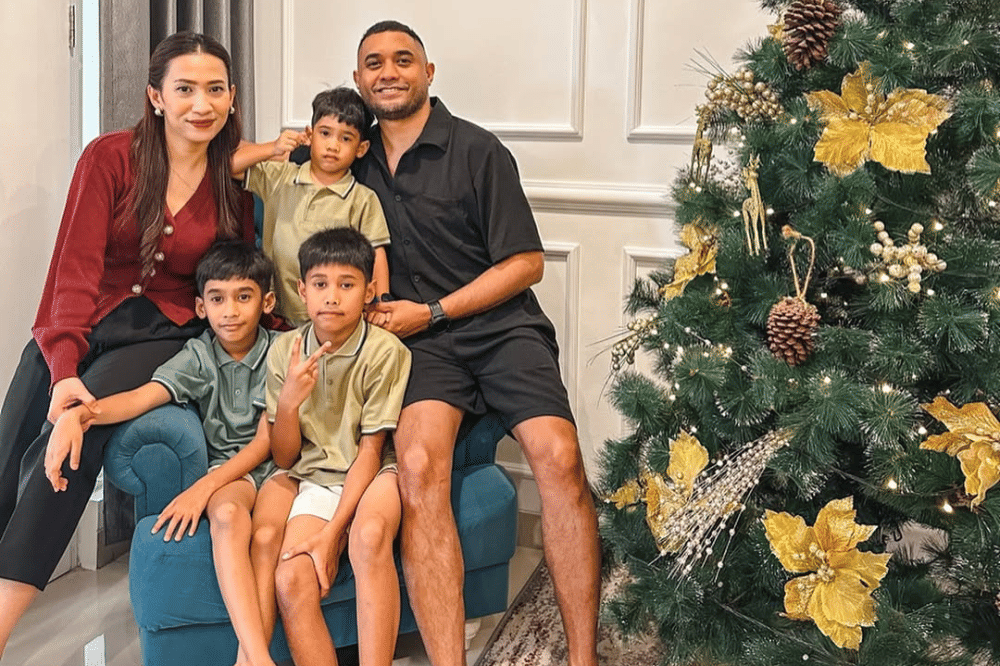 5 Fakta Keluarga Rayen Pono 4.png