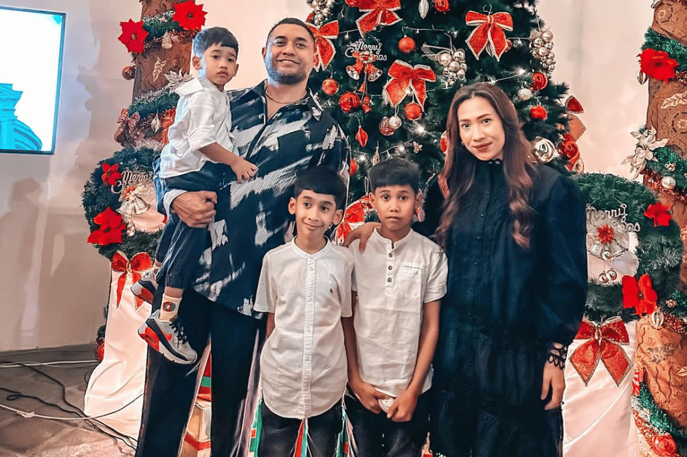 5 Fakta Keluarga Rayen Pono 1.png