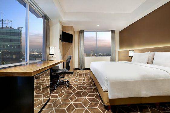 9 Rekomendasi Hotel Terdekat di Surabaya, Fasilitasnya Bikin Betah!