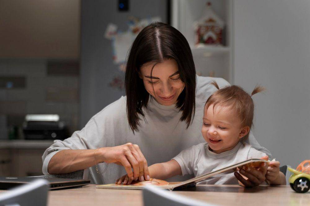 Membacakan Buku sejak Bayi Dapat Membantu Anak Bicara Lebih Cepat 6.jpg