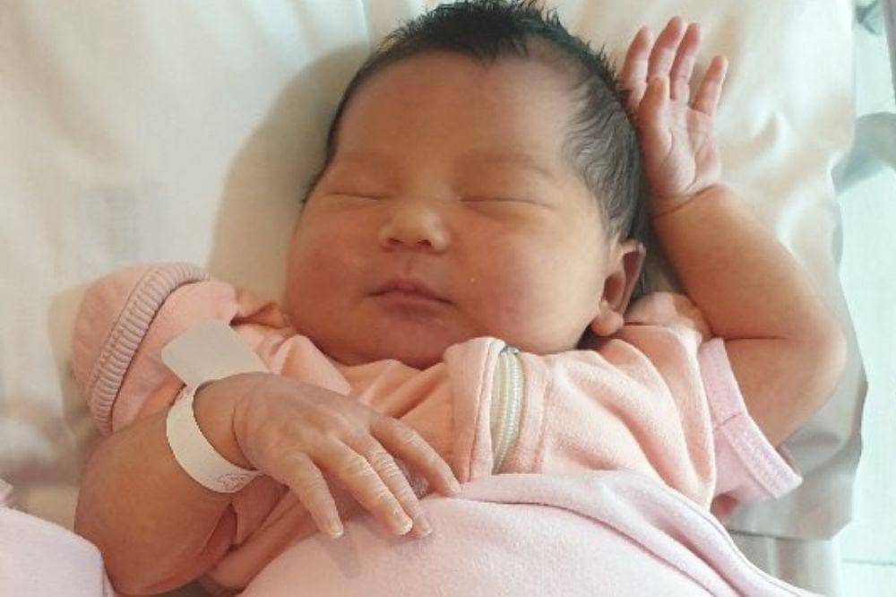 Yama carlos dan istri sambut bayi perempuan (1).jpg