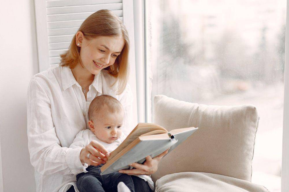 Membacakan Buku sejak Bayi Dapat Membantu Anak Bicara Lebih Cepat 3.jpg