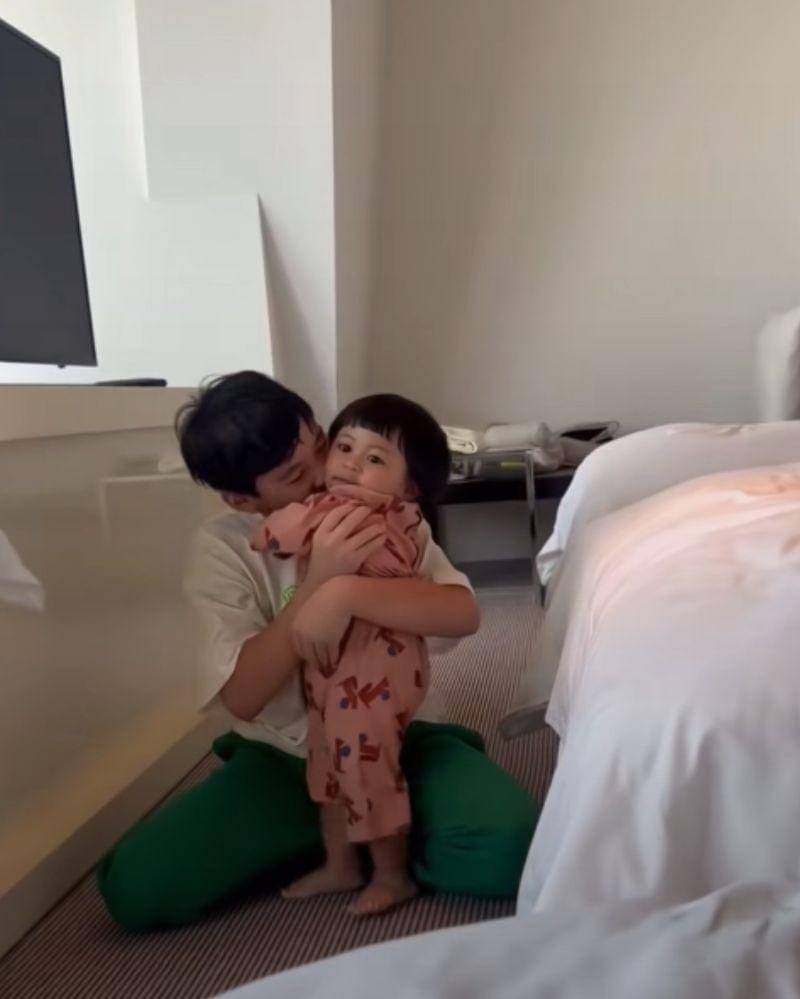 Lily jalan pertama kali ke arah Rafathar