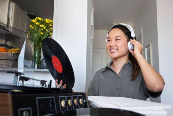 30 Rekomendasi Lagu Tahun 2000an Indonesia Hits dan Populer.jpg