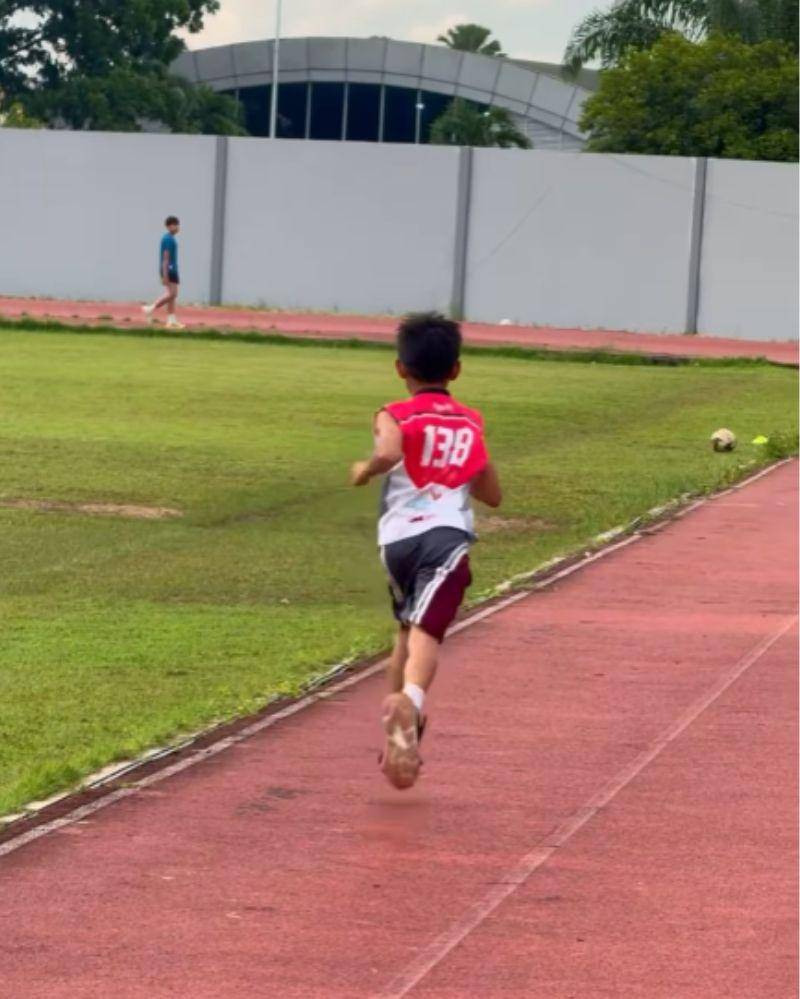 viral anak sd lari 5 km dalam 22 menit