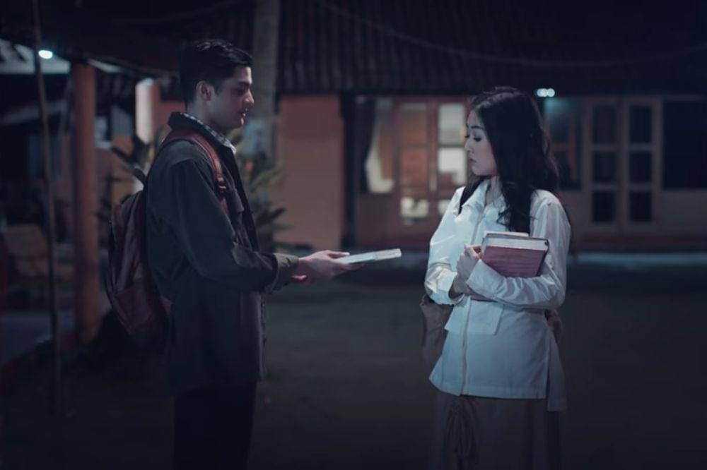 Trailer film Senyum Manies: Love Story