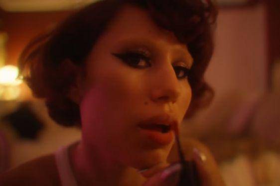 Lirik Lagu 'Escapism' RAYE feat 070 Shake dan Artinya 5.jpg