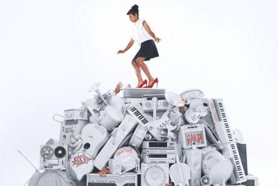 Lirik Lagu 'Escapism' RAYE feat 070 Shake dan Artinya 1.jpg