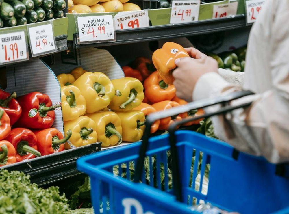 ilustrasi memilih paprika (pexels.com/Michael Burrows)