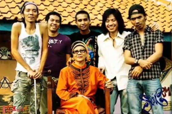 Siapa Bunda Iffet yang Meninggal di Usia 87 Tahun_ Mama Bimbim Slank 6.jpg